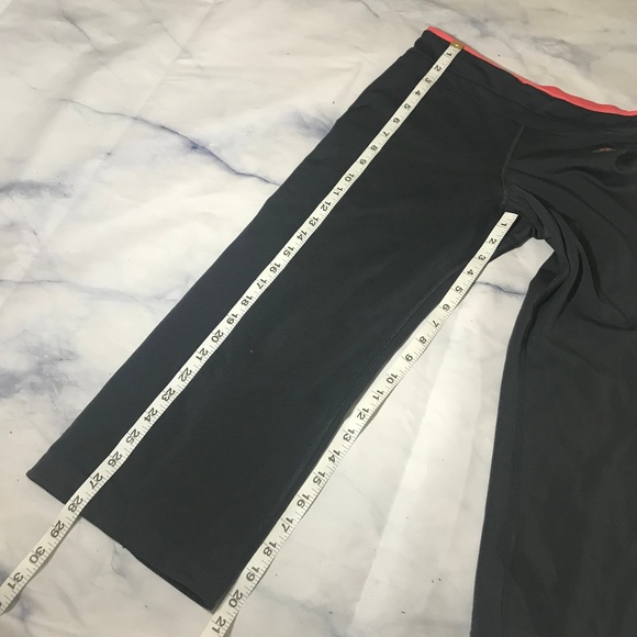 Adidas Grey & Coral Pink Loose Fit Workout Capris - Picture 4 of 9